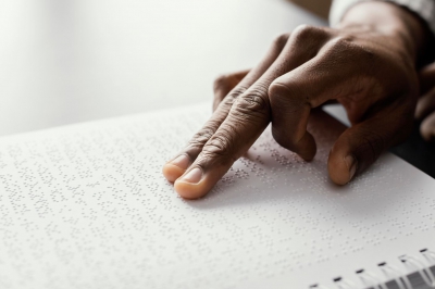 Pessoas com deficiência visual poderão receber boletos de pagamento de serviços públicos em Braille