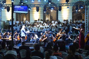 “Natal de Luz na Cinelândia” encanta o público carioca