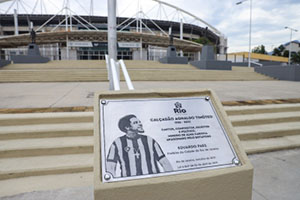 Calçadão Agnaldo Timóteo é inaugurado no Engenhão