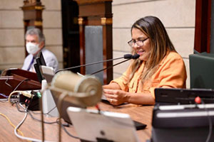 Vereadora Tânia Bastos (Rep) preside sessão plenária no Dia Internacional da Mulher